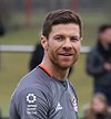 https://upload.wikimedia.org/wikipedia/commons/thumb/4/4a/Xabi_Alonso_Training_2017-03_FC_Bayern_Muenchen-3_%28cropped%29.jpg/100px-Xabi_Alonso_Training_2017-03_FC_Bayern_Muenchen-3_%28cropped%29.jpg